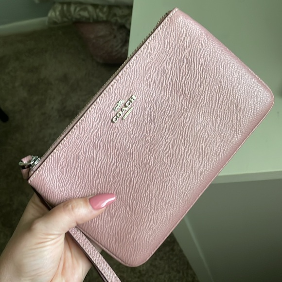 Coach Muave Pink Wristlet - Picture 2 of 3